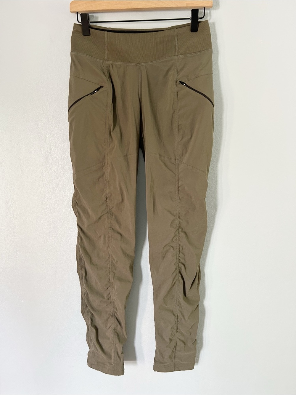 Prana • Olive Green Jogger Pants with Zip Pockets XS